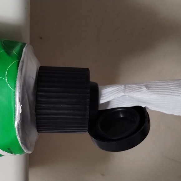 Really Cool Wasabi Tube Hanging Tissue Dispenser - Picture 11 of 11